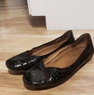 Vionic Black Caroll Flats Croc Pattern 7.5 Quality Comfort Style